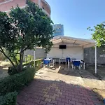 Flamuri Golem (Tirana)