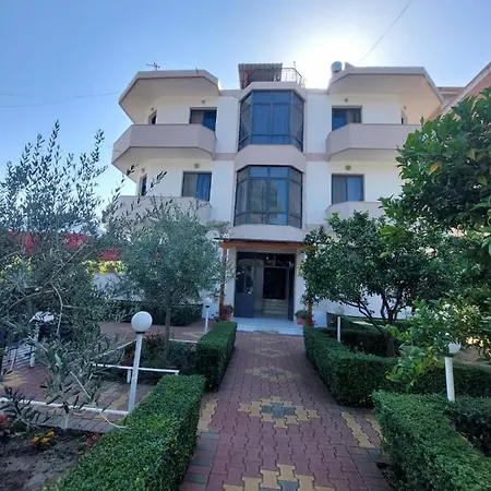 Apartament Flamuri