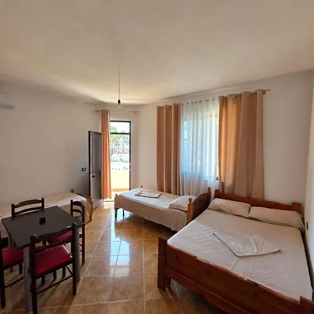 Apartment Flamuri *