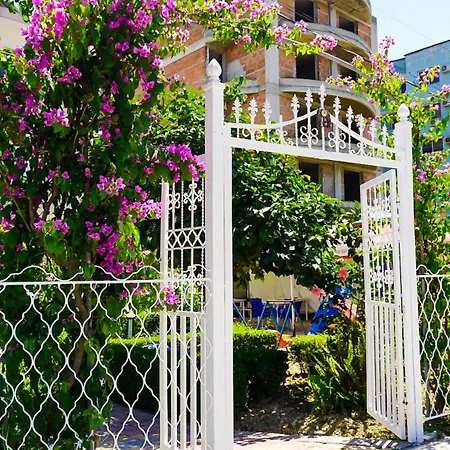 Flamuri Apartment