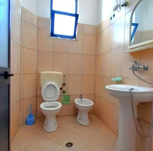 Flamuri * Golem (Tirana)